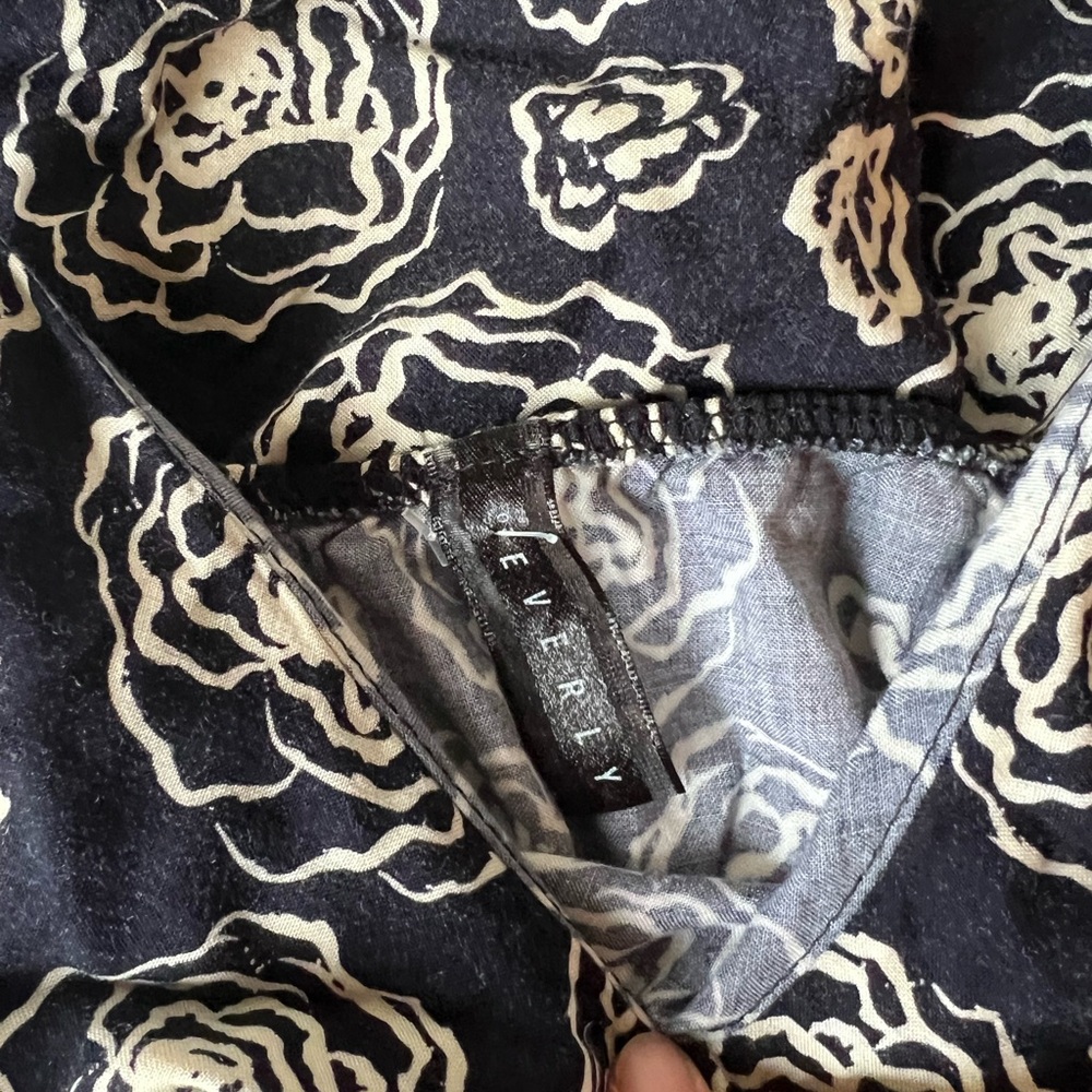 Everly Floral Dress - Picture 6 of 9